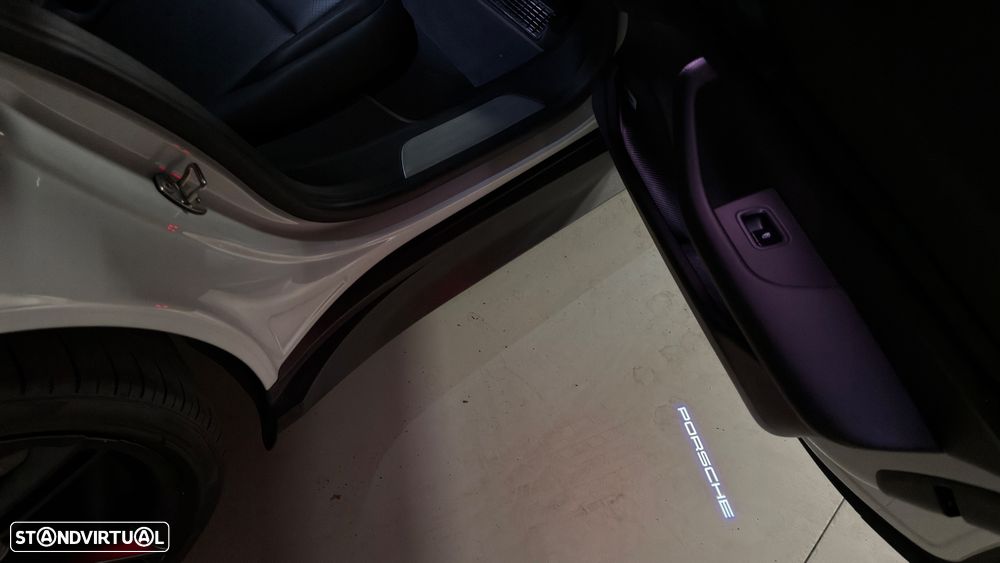 Porsche Taycan 4S - 15