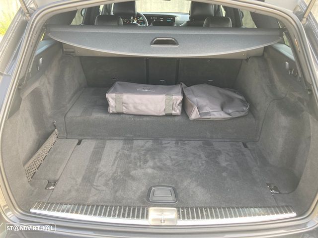 Mercedes-Benz E 300 de 4Matic 9G-TRONIC AMG Line - 41