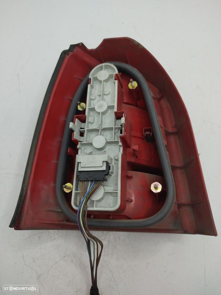 Farolim Stop Dto Audi A4 Avant (8D5, B5) - 5