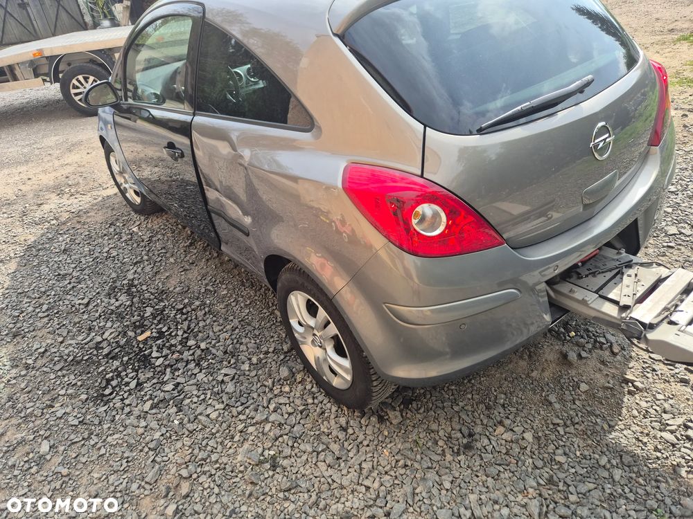Opel Corsa 1.4 16V Automatik 150 Jahre - 13