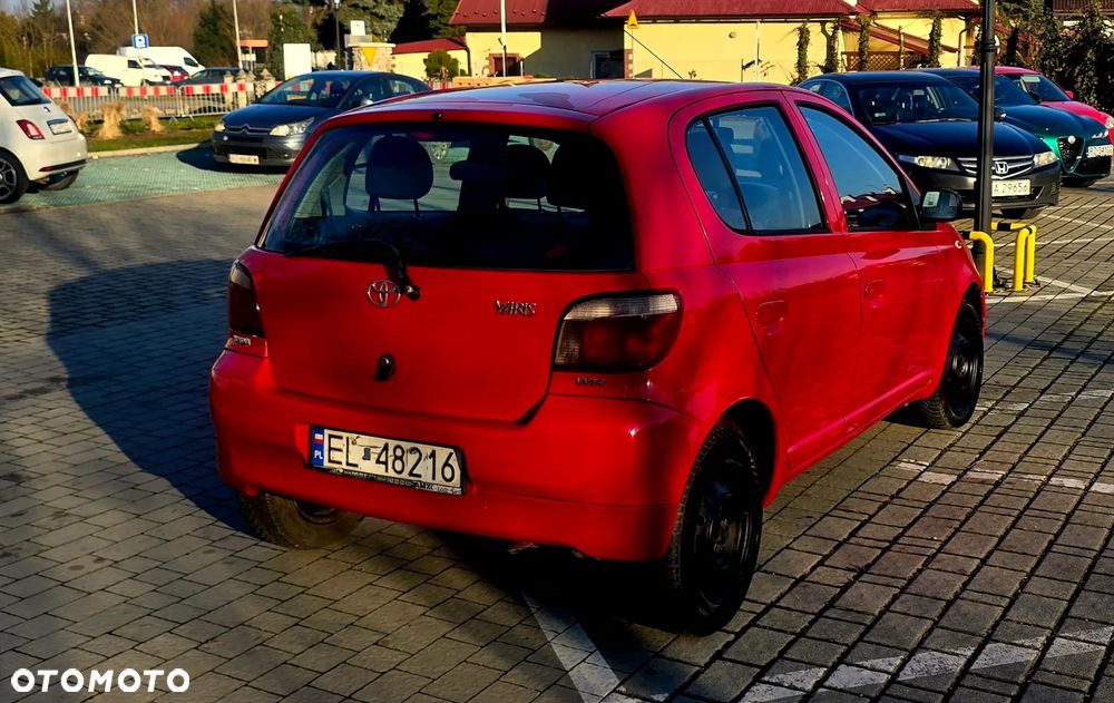 Toyota Yaris 1.0 Base - 9