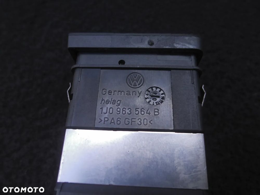 VW GOLF IV BORA PRZEŁĄCZNIKI ZESTAW GRZANIE FOTELI TYLNEJ SZYBY ESP ŚWIATŁA AWARYJNE - 14