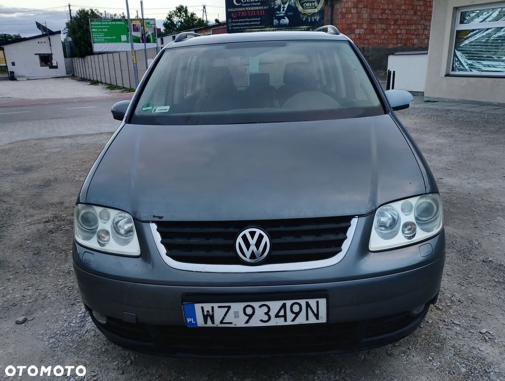 Volkswagen Touran 1.9 TDI DSG Highline - 2