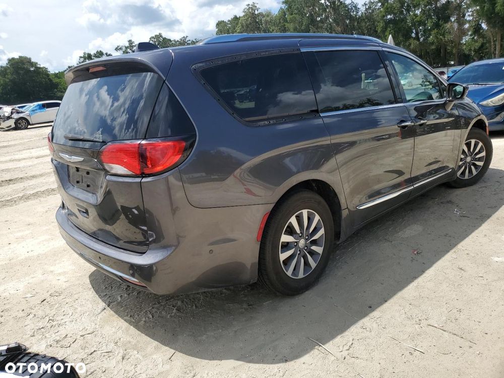 Chrysler Pacifica - 5