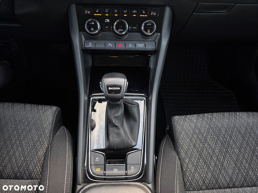 Skoda Karoq 1.5 TSI ACT 4x2 Style DSG - 25