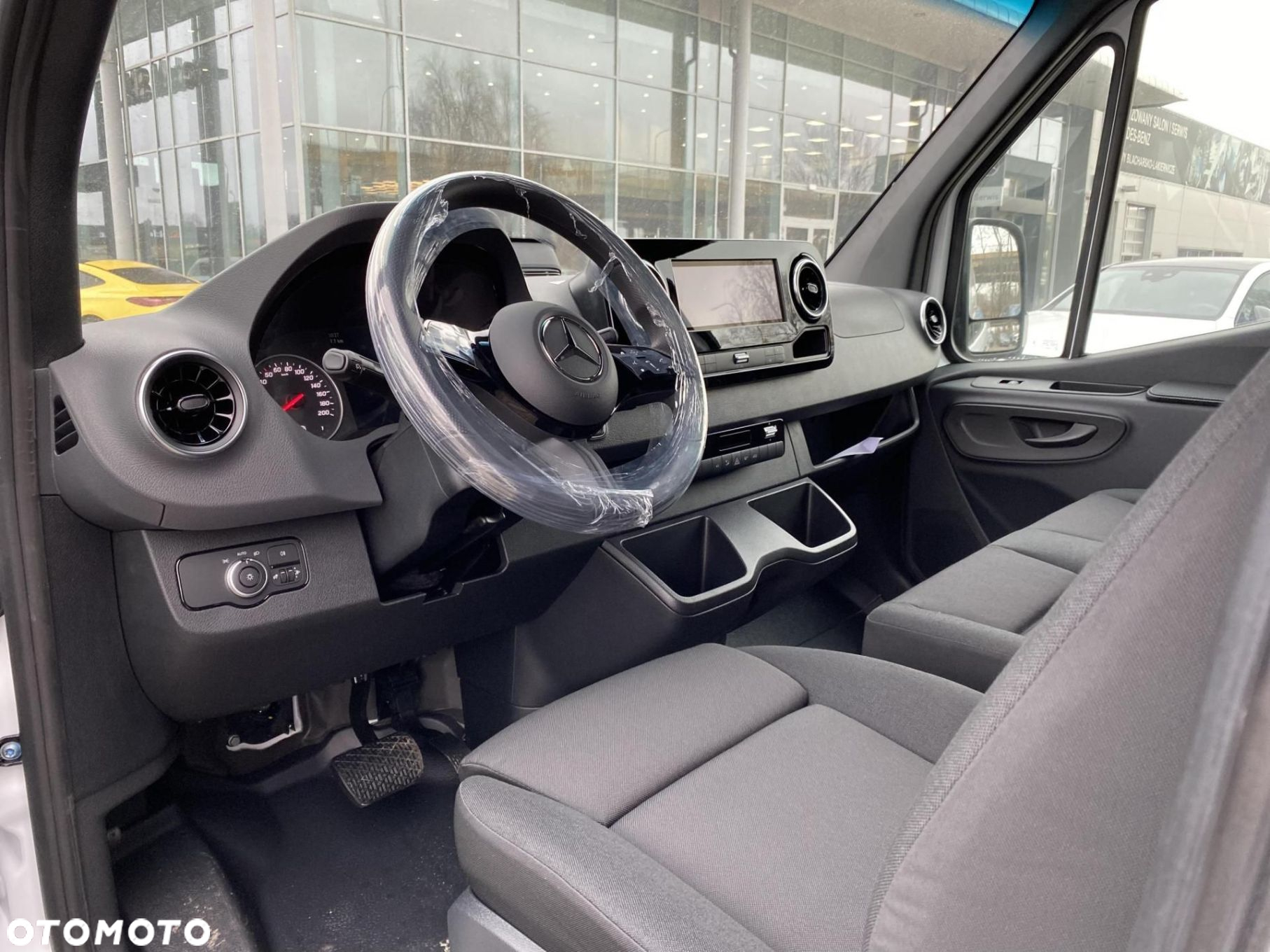Mercedes-Benz Sprinter - 9