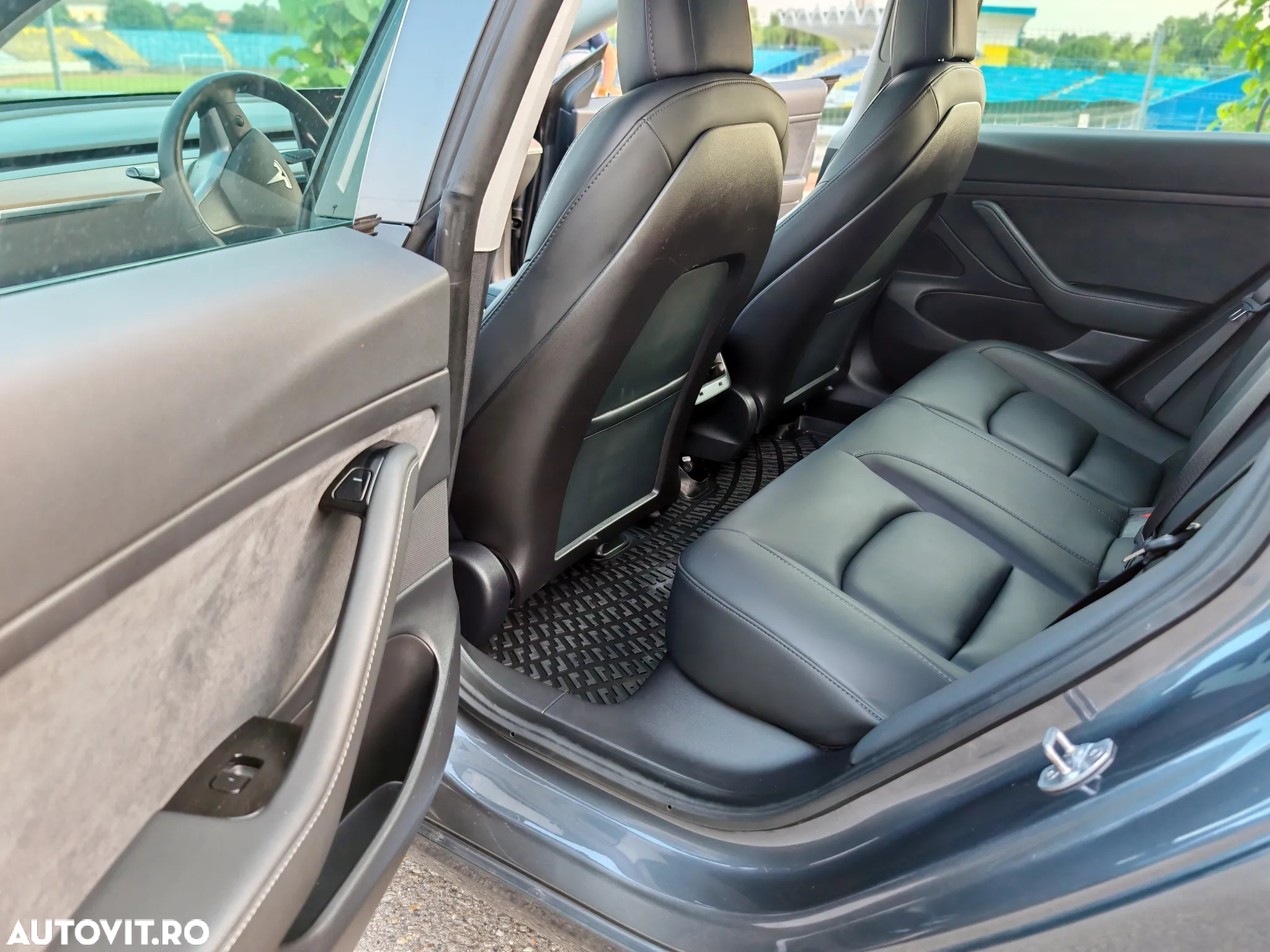 Tesla Model 3 Standard Reichweite Plus Hinterradantrieb - 17