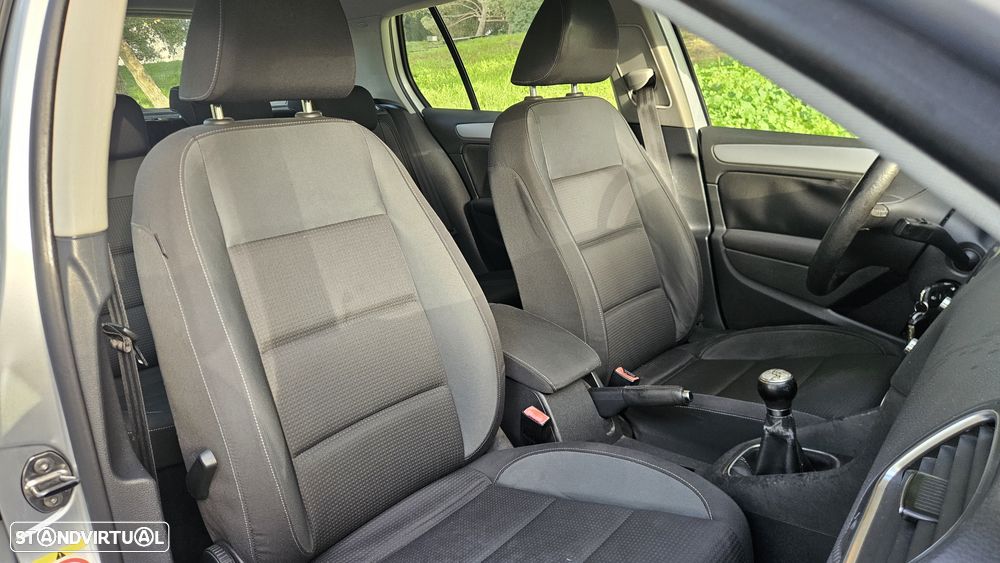VW Golf 1.6 TDi Confortline - 22