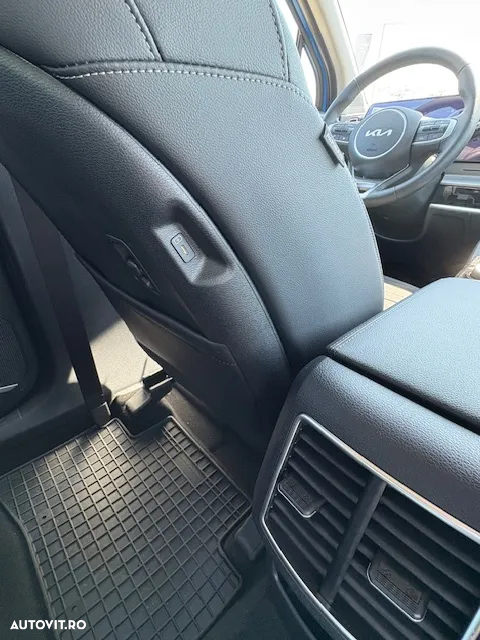 Kia Sportage 1.6 T-GDI 7DCT HP 4x2 MHEV Style - 16