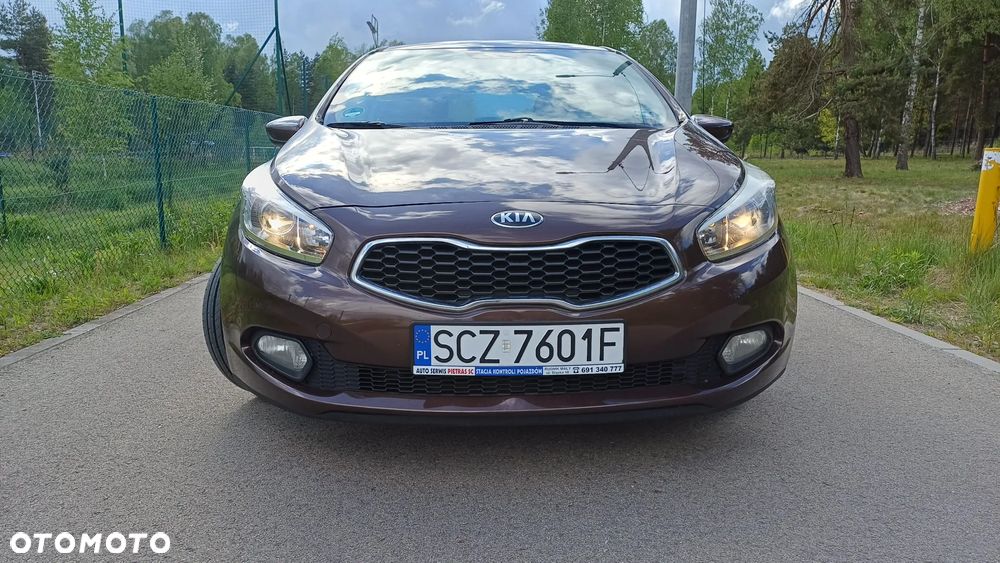 Kia Ceed - 10
