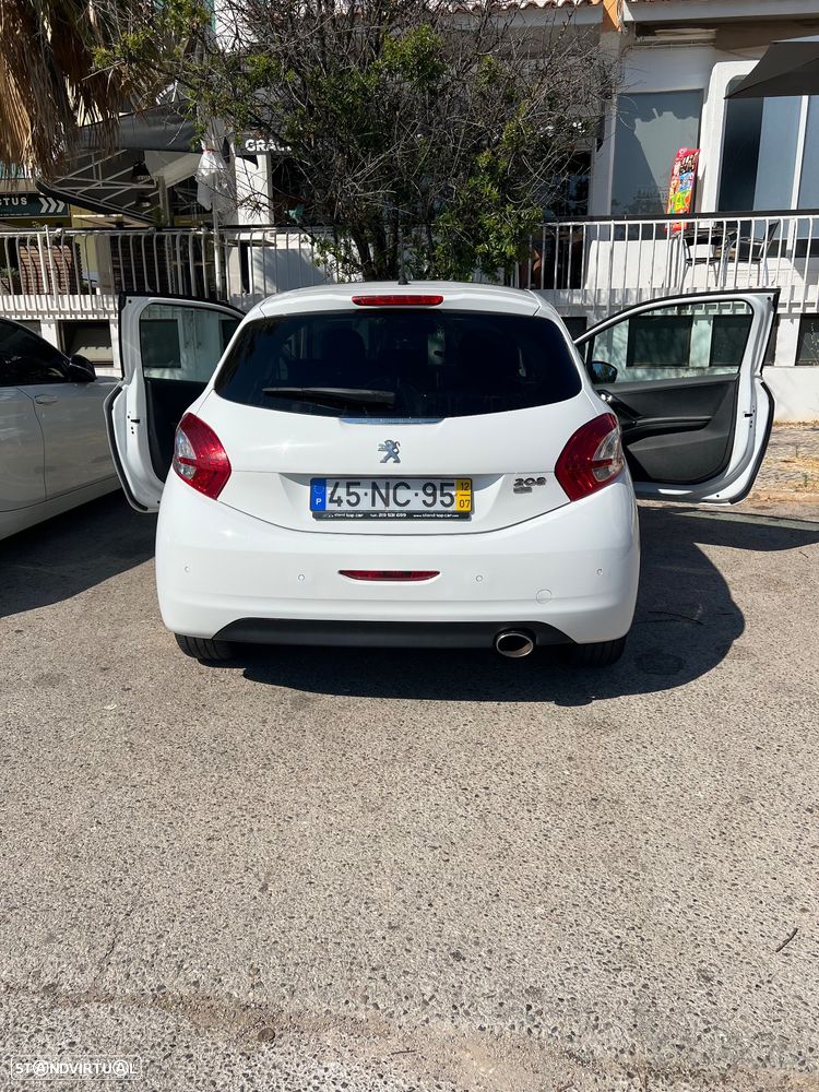 Peugeot 208 1.6 e-HDi Allure - 2