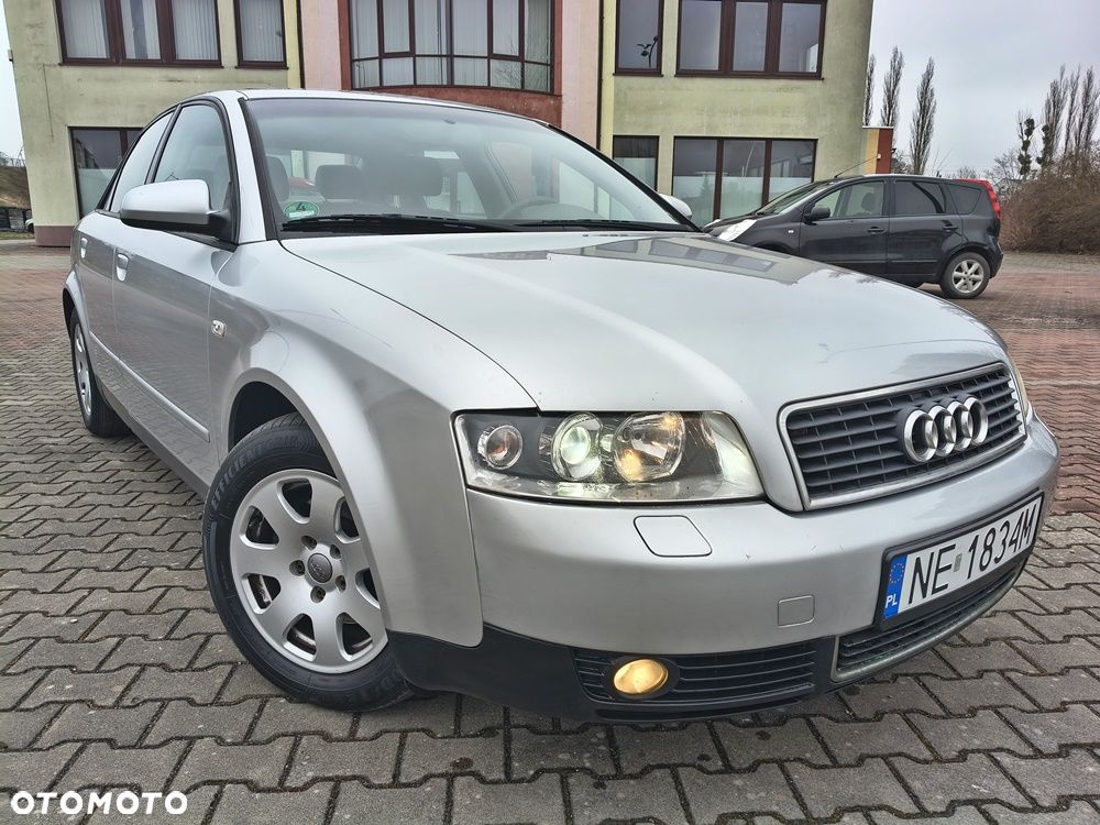 Audi A4 Limousine - 1