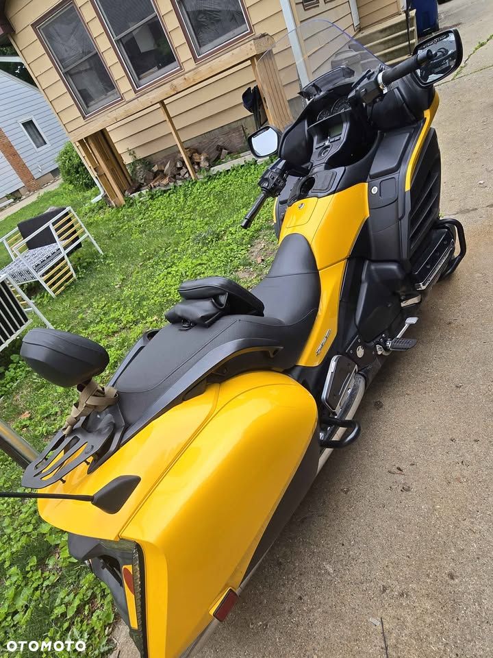 Honda GL - 39
