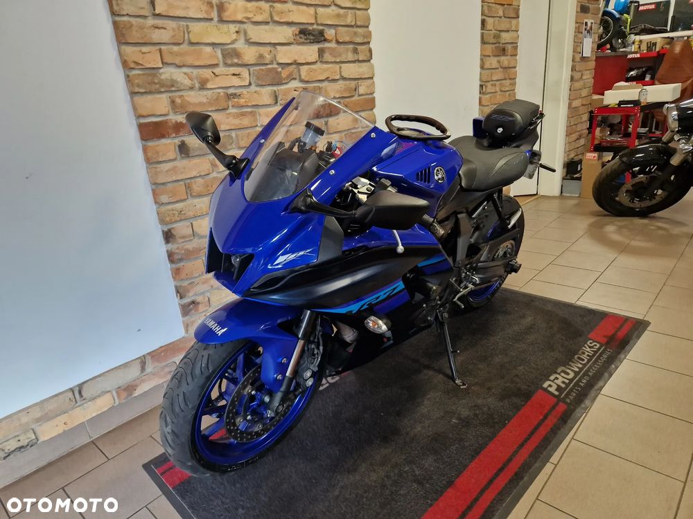 Yamaha R7 - 8
