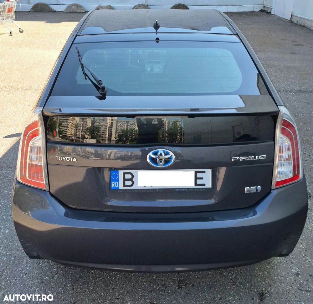 Toyota Prius Terra - 2