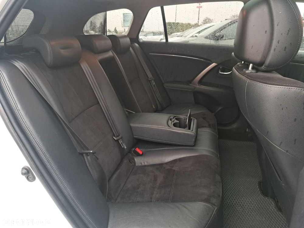 Toyota Avensis 2.0 Premium MS - 21