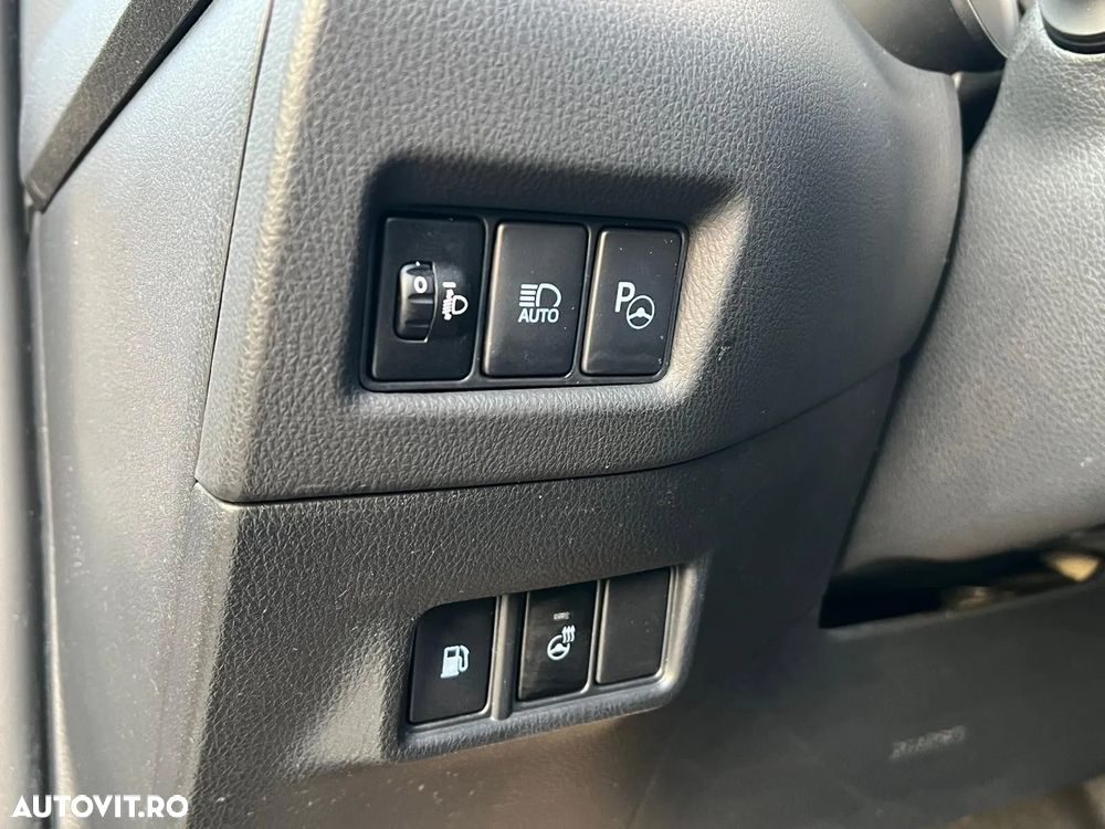 Toyota C-HR 2.0 Hybrid Team Deutschland - 12