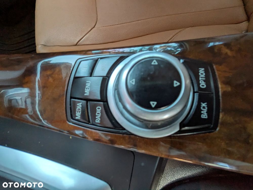 BMW Seria 3 328i Luxury Line - 28