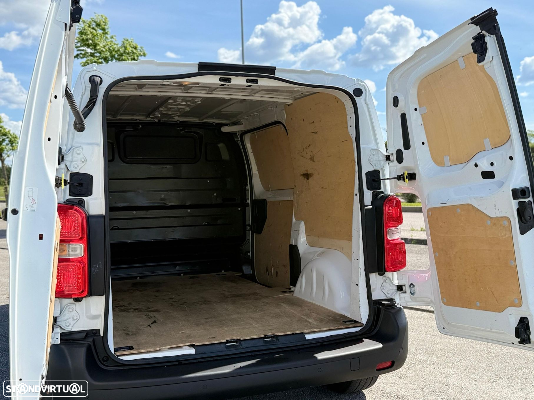 Peugeot Expert 1.5 BlueHDi L2H1 Premium Standard - 13