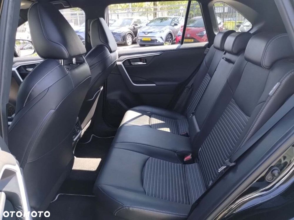Toyota RAV4 - 6