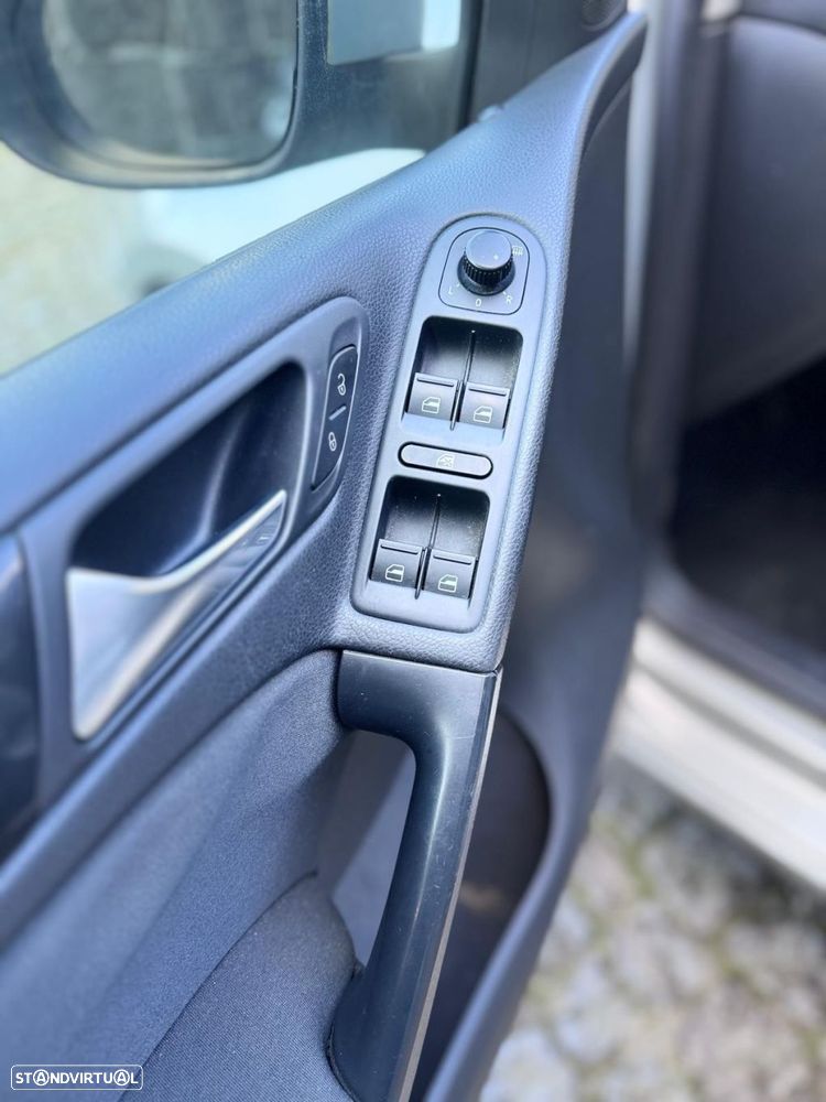 VW Golf 2.0 TDi Confortline - 13