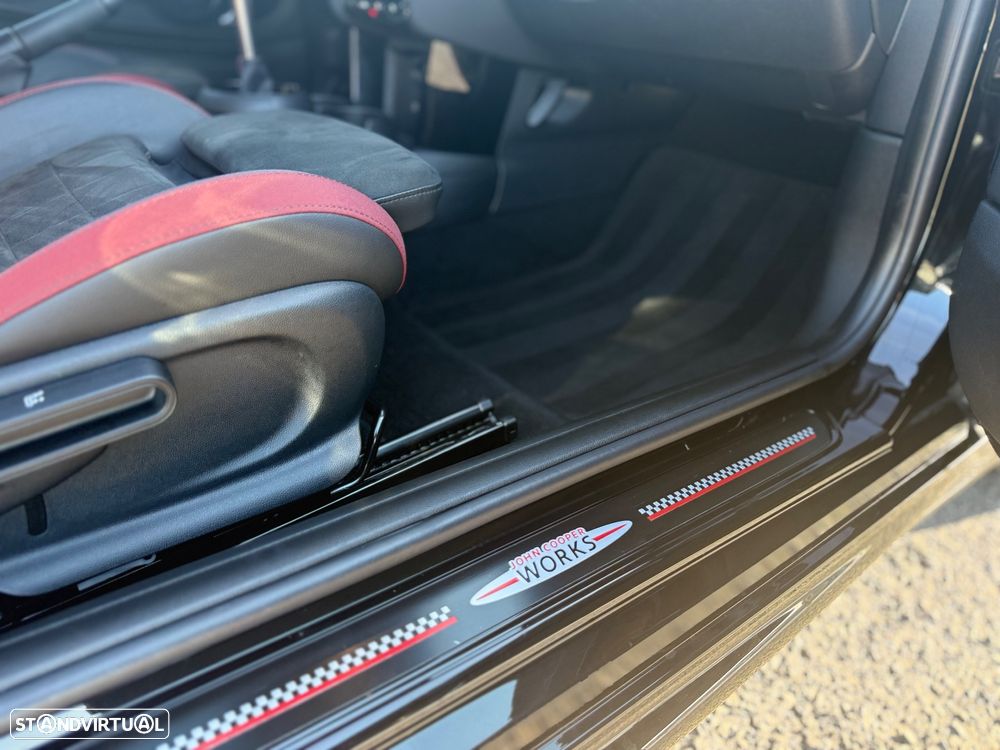 MINI 3 Portas John Cooper Works - 18