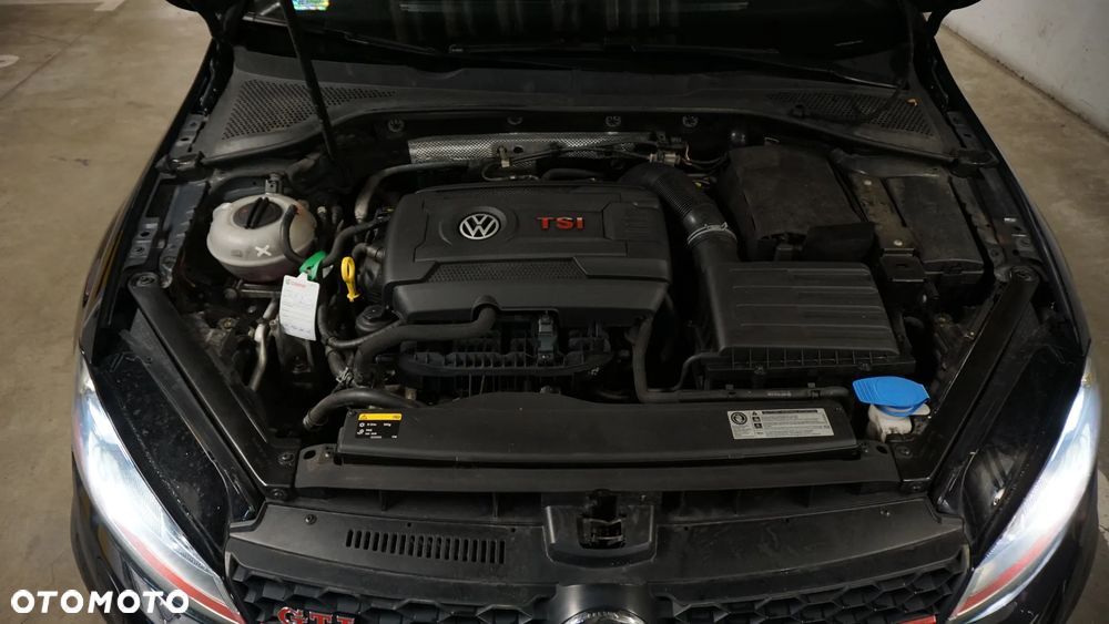 Volkswagen Golf - 13