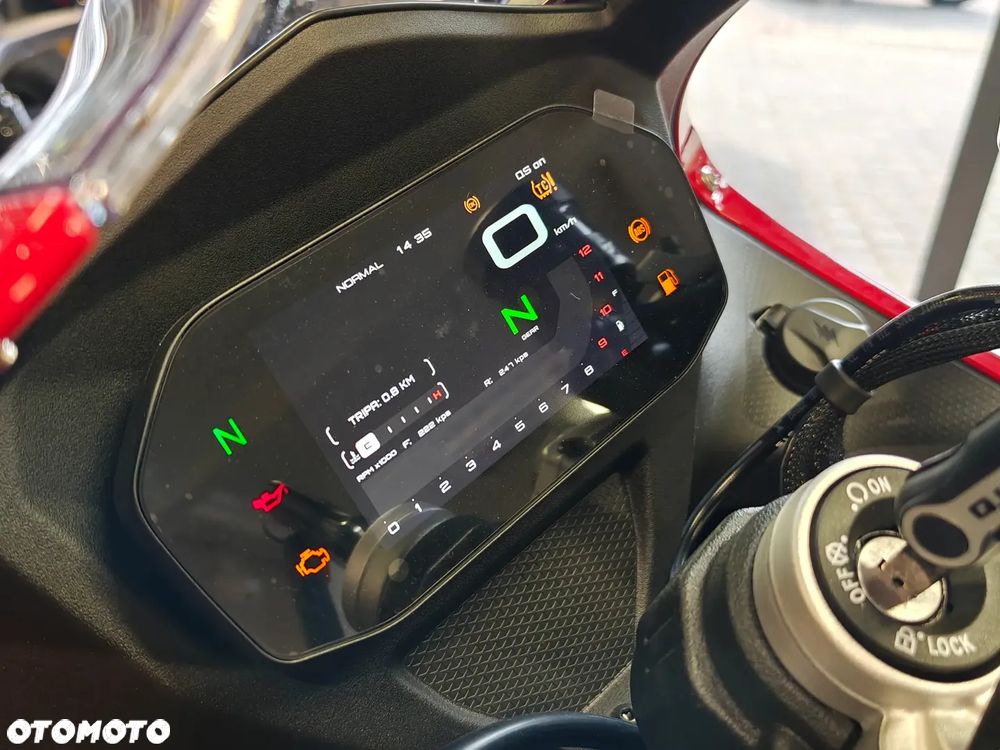 QJMOTOR SRK 800RR - 30