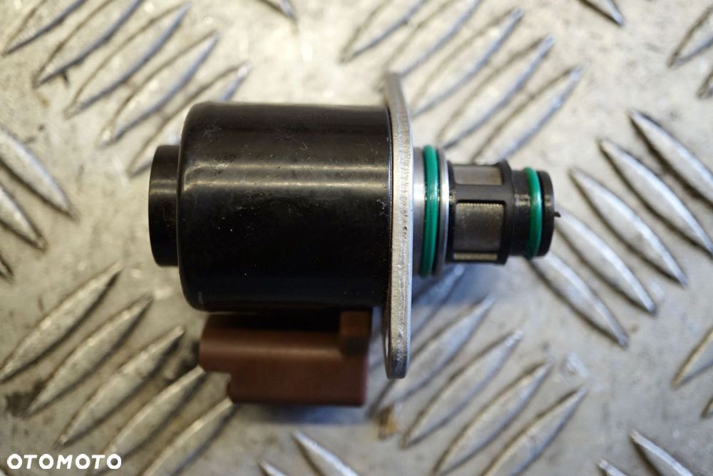 ELEKTROZAWÓR  6407-67200 POMPY WTRYSKOWEJ DELPHI - 2