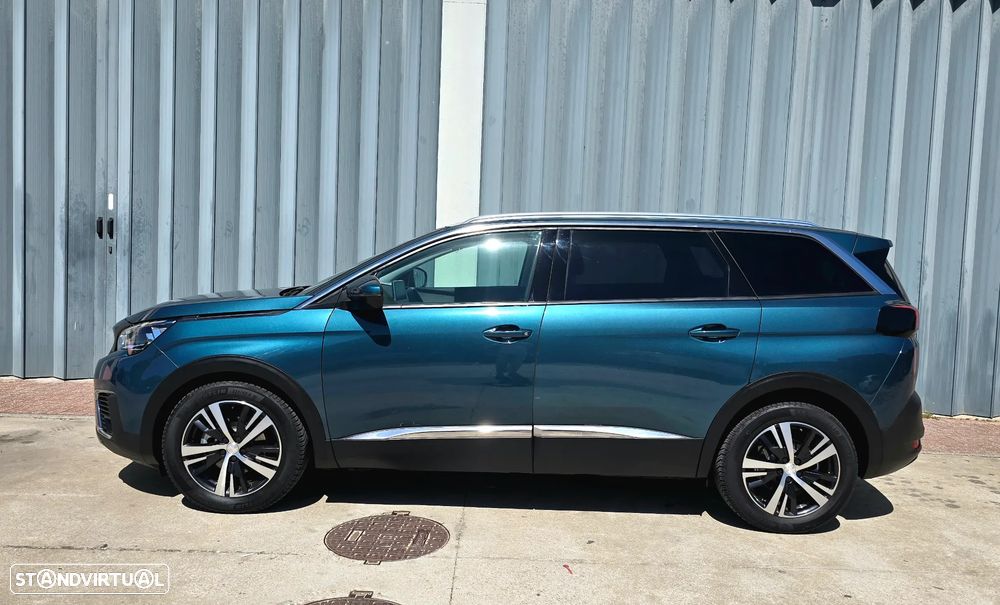 Peugeot 5008 PureTech 130 Allure — fotografia 4