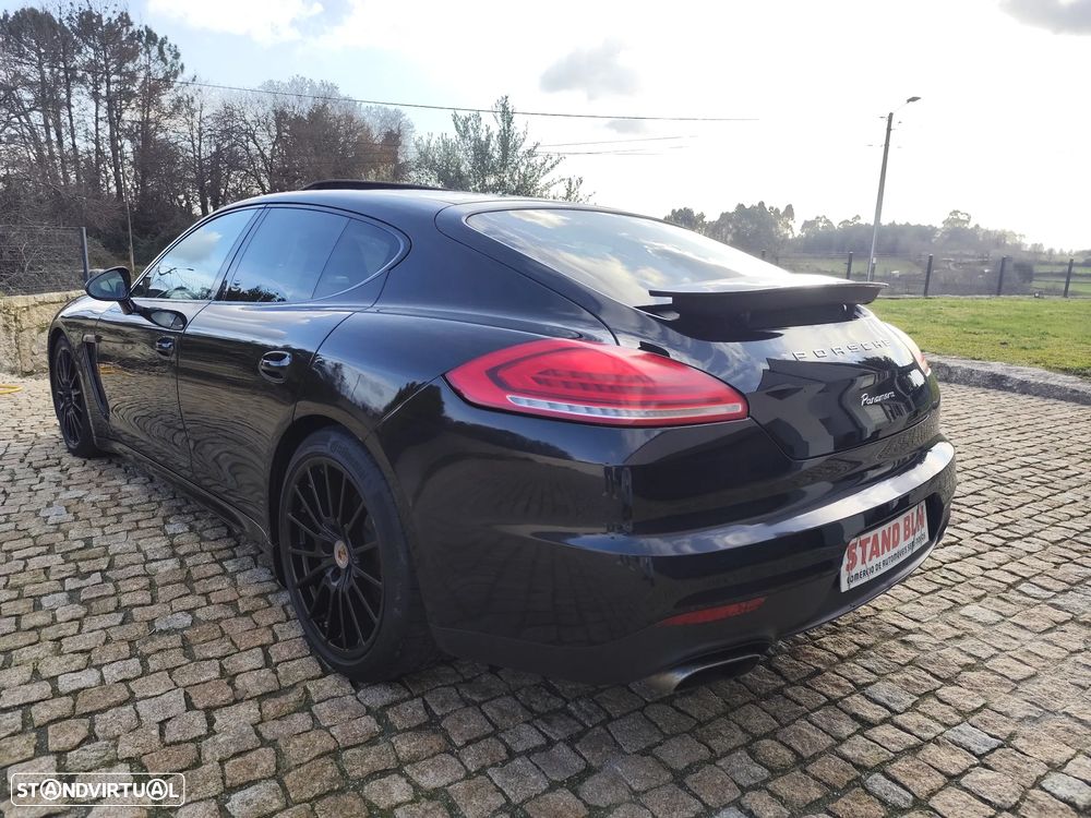 Porsche Panamera - 4