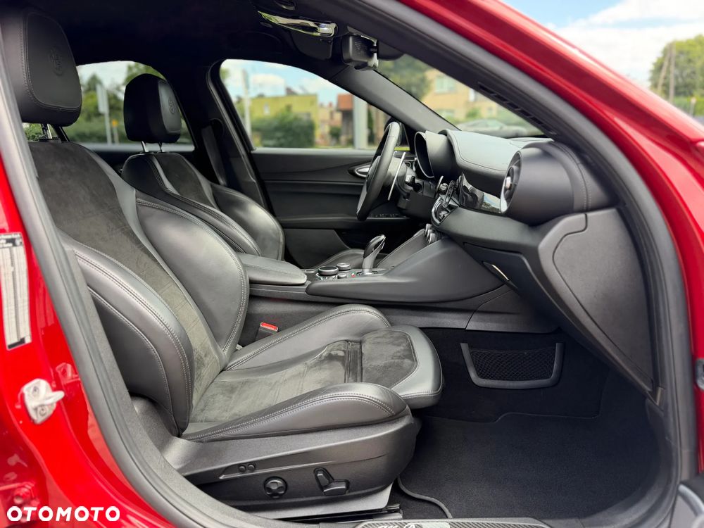 Alfa Romeo Giulia 2.2 AT8-Q4 Veloce - 14