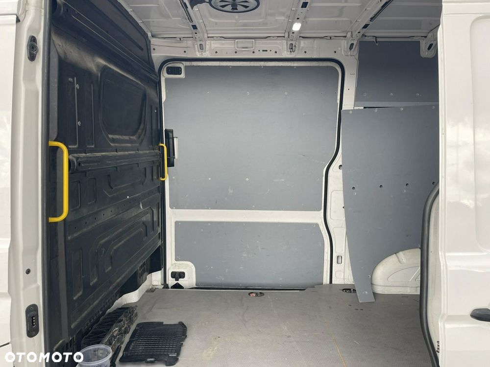 Volkswagen Crafter - 12