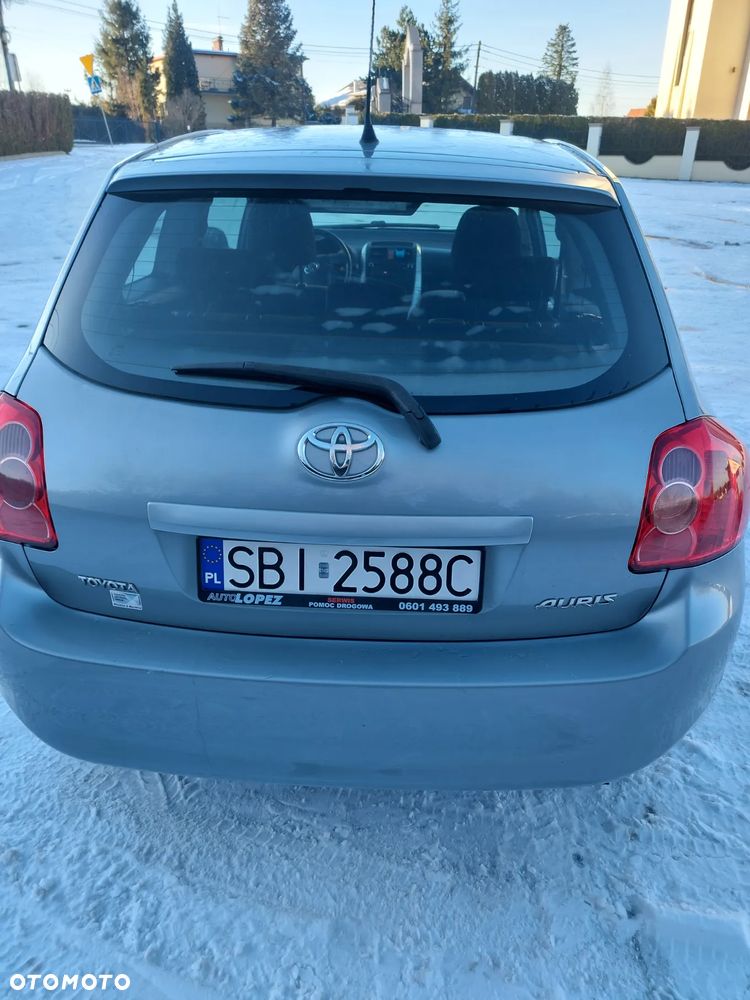 Toyota Auris 1.33 VVT-i Terra - 13