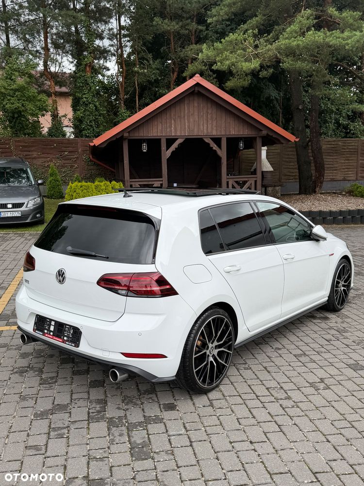 Volkswagen Golf GTI (BlueMotion Technology) - 37