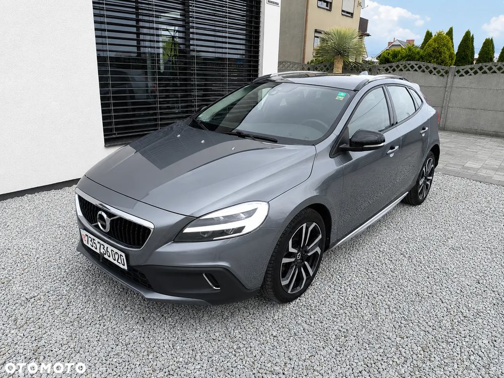 Volvo V40 D3 Momentum - 1