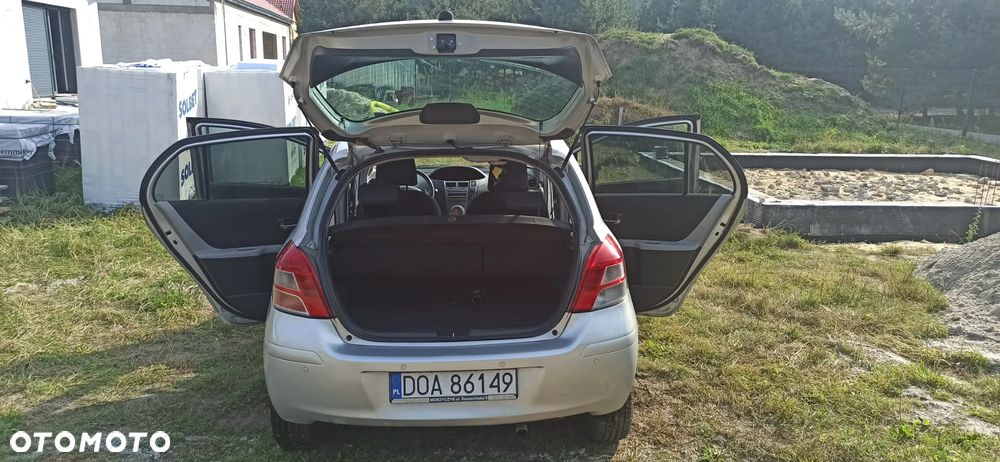 Toyota Yaris - 10