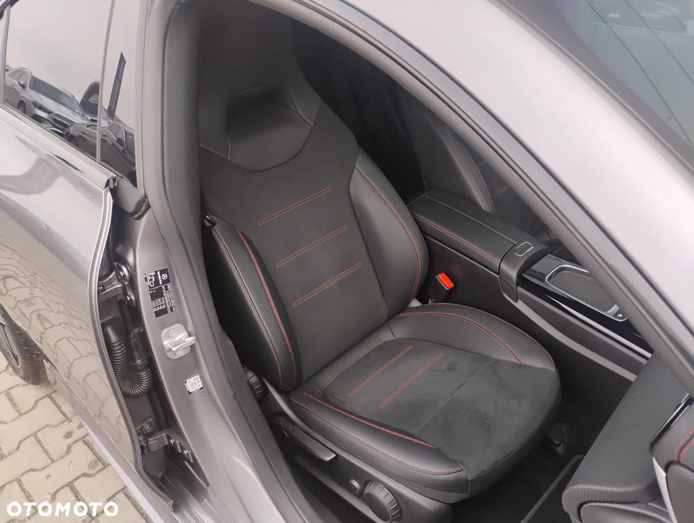 Mercedes-Benz CLA 200 AMG Line 7G-DCT - 19