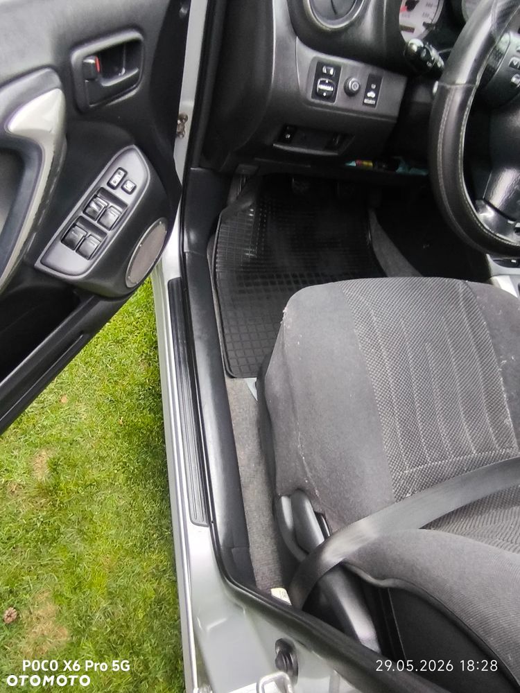 Toyota RAV4 1.8 VVT-i Terra 2WD - 18