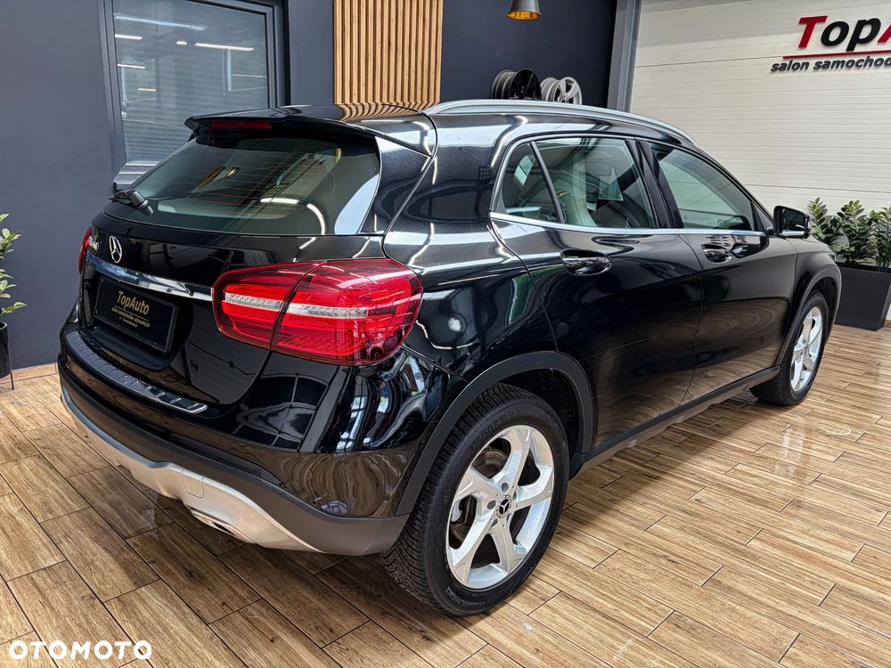 Mercedes-Benz GLA 200 7G-DCT Style - 7