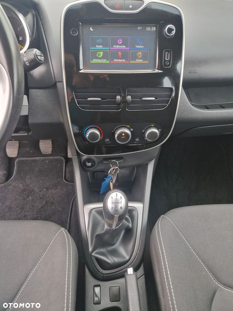 Renault Clio 1.2 16V 75 Limited - 10