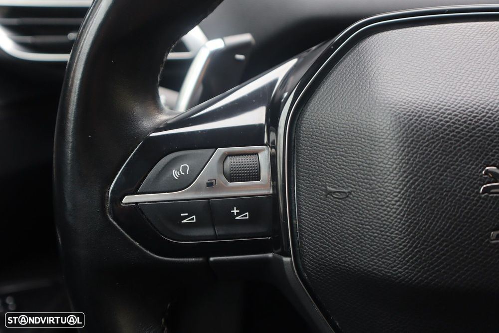 Peugeot 3008 1.5 BlueHDi Allure EAT8 - 32