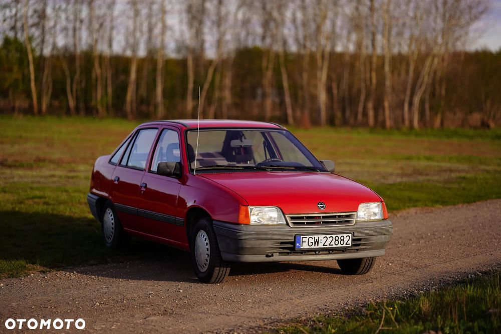 Opel Kadett 1.3 - 11