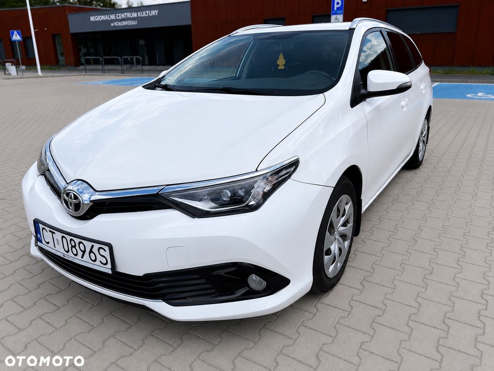 Toyota Auris 1.6 Premium - 3