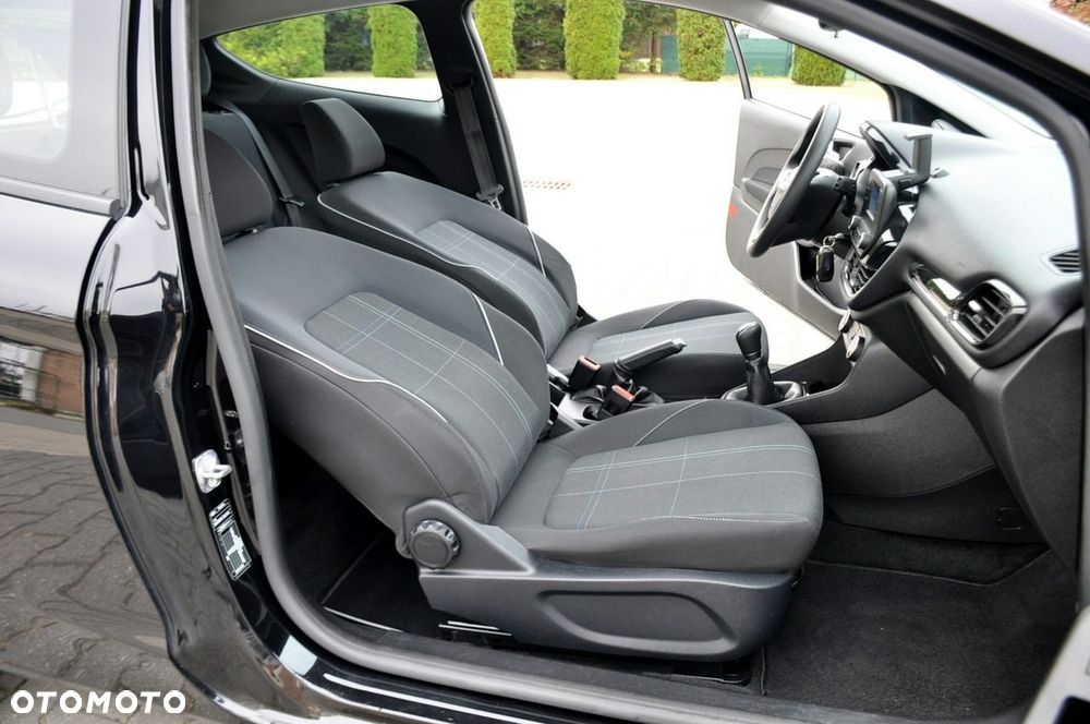 Ford Fiesta - 25