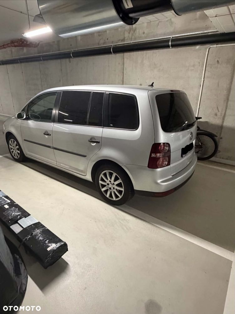 Volkswagen Touran 1.9 TDI DPF Conceptline - 9