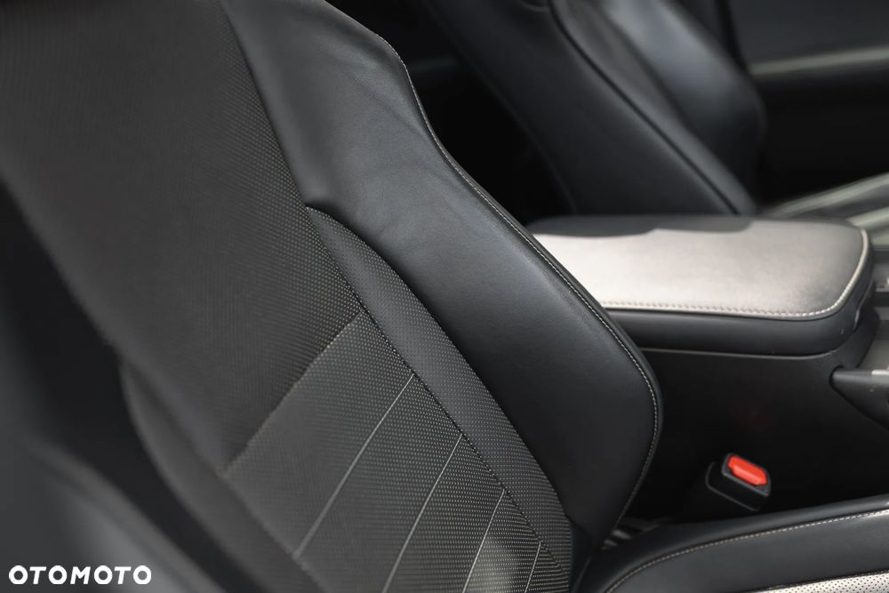 Lexus NX 300h F Sport AWD - 27