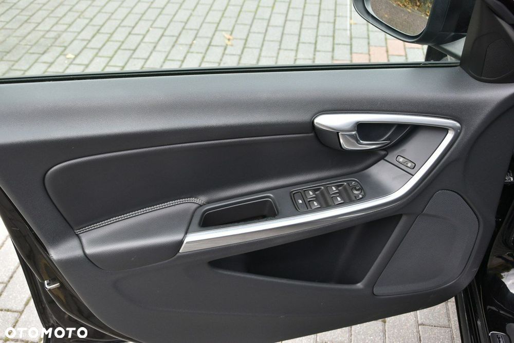 Volvo V60 D2 Kinetic - 23