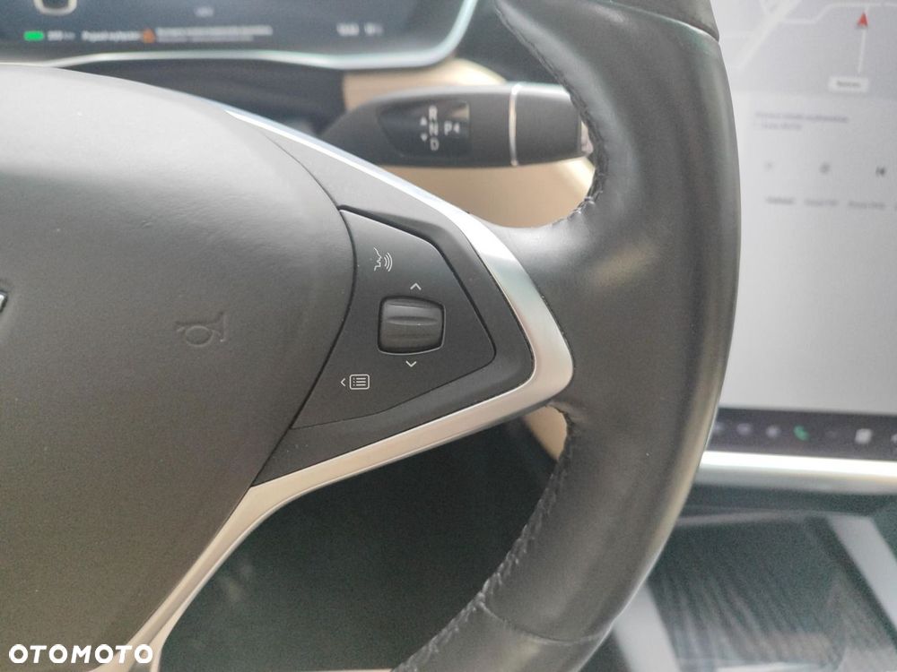 Tesla Model X 90 D - 20