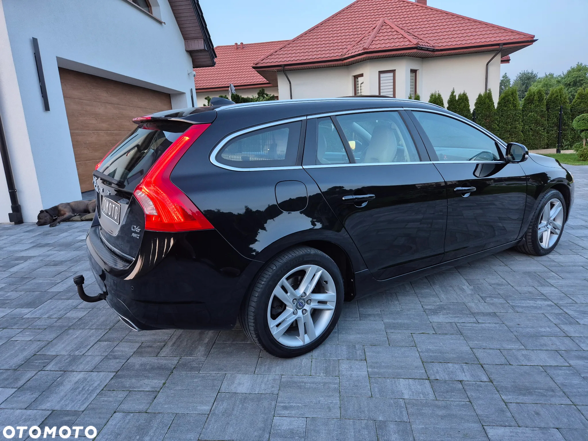 Volvo V60 D6 Plug-In-Hybrid AWD Geartronic Summum - 11